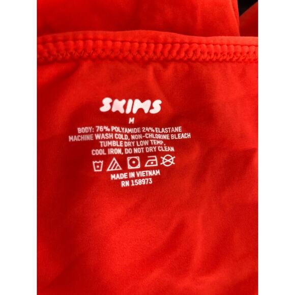 SKIMS Fits Everybody Bodysuit Long Sleeve Square Neck Thong Back Poppy Red M - Picture 6 of 7